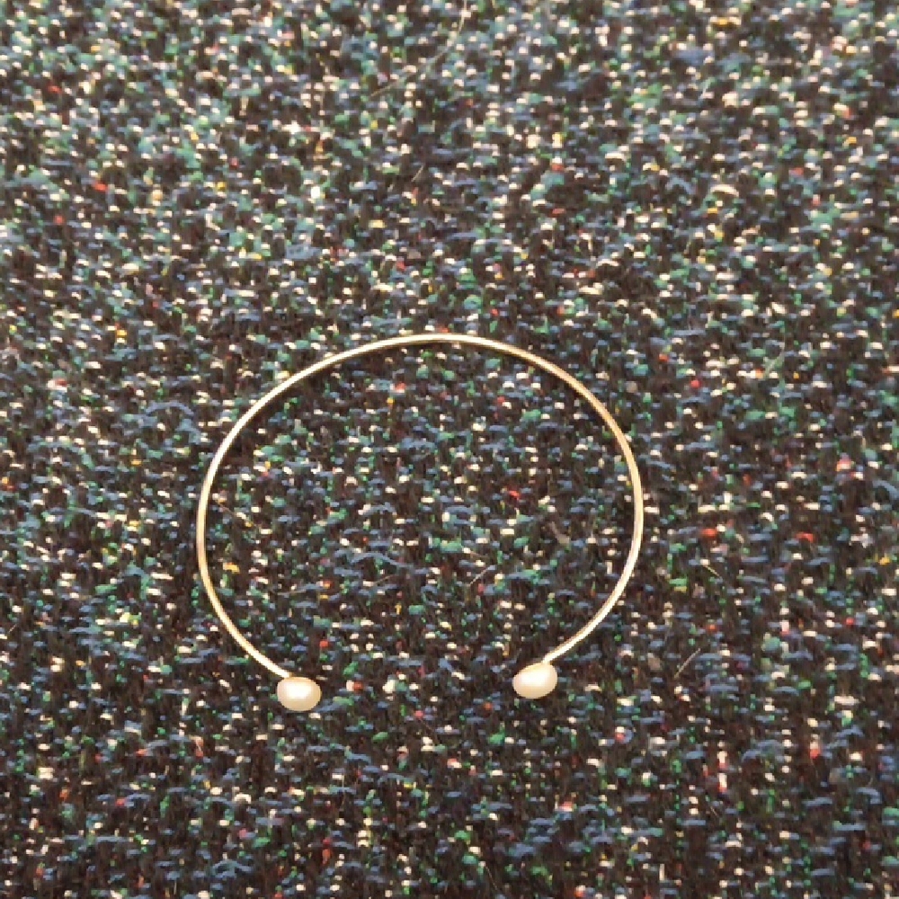 Elegant Gold Bangle Bracelet